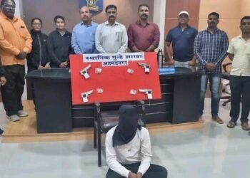 अहमदनगर शहरात विक्रीसाठी आणण्यात आलेले चार गावठी कट्टे व 16 जिवंत काडतुस सह एका आरोपीच्या पोलिसांनी मुसक्या आवळल्या.