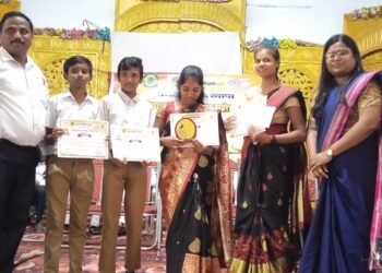 खापा येथे शिक्षक दिन साजरा, स्वातंञ्याचा अमृत महोत्सवानिमित्त विविध स्पर्धेचे आयोजन, नगर पालिके तर्फे विजयी स्पर्धकांना बक्षिसांचे वितरण.