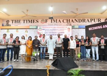 जर्मनीतील ड्युसबर्ग येथे आयोजित आयर्नमॅन २०२२ स्‍पर्धेत चंद्रपूरच्‍या डॉक्‍टरांनी फडकवली विजय पताका.