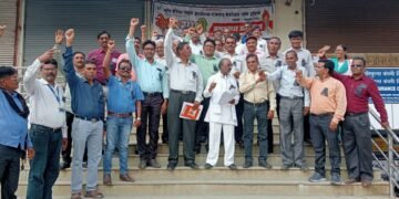 नागपूर जिल्हात सावनेर येथे विमा प्रतिनिधीचे देशव्यापी असहकार आंदोलनचा एल्गार.