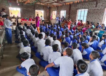 डॉ. बाबासाहेब आंबेडकर म. फुले ट्रस्टचे, ज्ञानप्रभात विद्यामंदिर व विद्यालयात  शिक्षक दिन उत्साहात साजरा.