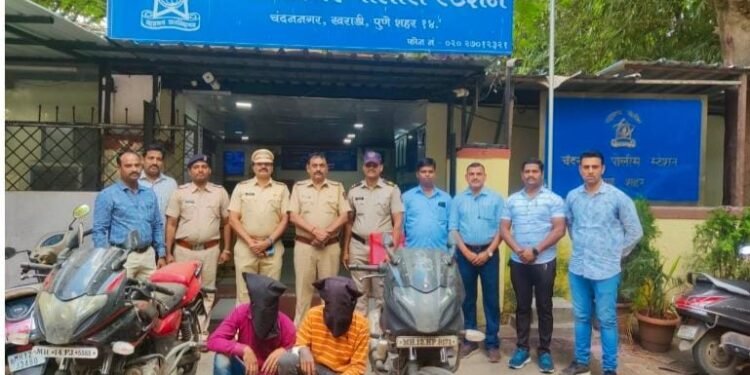पुणे शहरात दुकानांचे शटर तोडून चोऱ्या करणाऱ्या टोळीचा धुमाकुळ, पुणे शहरात चंदननगर पोलीसांनी ठोकल्या बेड्या.