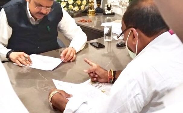 बाजार समितीच्या सभापती पदाची निवडणुक संचालकातून न घेता मतदारातून घ्या: माजी आमदार प्रा.राजु तिमांडे