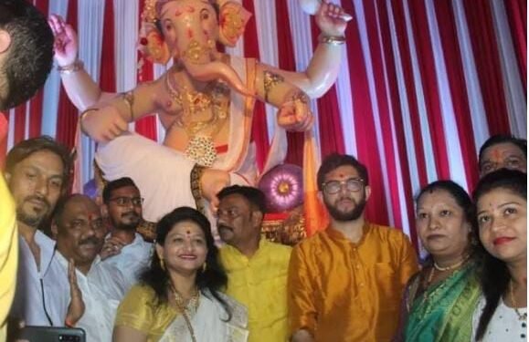 माजी मंत्री आदित्य ठाकरें यांनी घेतल चांदीवली येथील प्रसिद्ध गणपतीचं दर्शन.