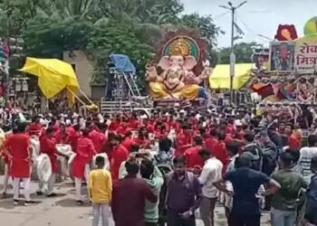 नाशिकमध्ये गणपती बाप्पाला भावपूर्ण निरोप, गणेश विसर्जन मिरवणुकीला झाली सुरवात.