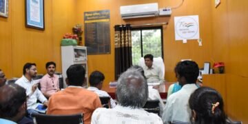 आसन (खुर्द) येथे जिल्हा परिषद शाळेतील रिक्त शिक्षकांचे पदे तात्काळ भरा शाळा व्यवस्थापन समितीची शिक्षणधिकारी दिपेंद्र लोखंडे यांच्याकडे मागणी.