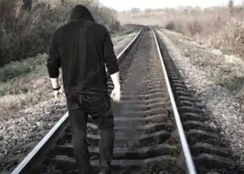 श्रीरामपूर: सूतगिरणी परिसरात दोघांनी केली रेल्वेखाली आत्महत्या, परिसरात सर्विकडे एकच खळबळ.