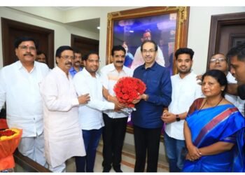 माजी आमदार तथा राष्ट्रवादी काँग्रेसचे विद्यमान नेते प्रा. सुनील धांडे पुन्हा शिवसेनेत; उध्दव ठाकरेंच्या हस्ते बांधले ‘शिवबंधन’