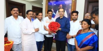 माजी आमदार तथा राष्ट्रवादी काँग्रेसचे विद्यमान नेते प्रा. सुनील धांडे पुन्हा शिवसेनेत; उध्दव ठाकरेंच्या हस्ते बांधले ‘शिवबंधन’