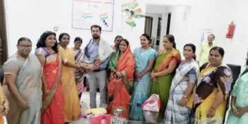 नवनिर्वाचित सिनेट सदस्य प्रा.निलेश बेलेखेड़े यांचा सत्कार बल्लारपुर शिवसेना महिला आघाडीने केले.