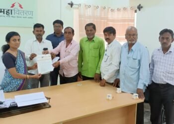 सावनेर येथील विज मीटरचा काळाबाजार थांबवा शिवसेना संभाजी ब्रिगेडचे संयुक्त निवेदन.