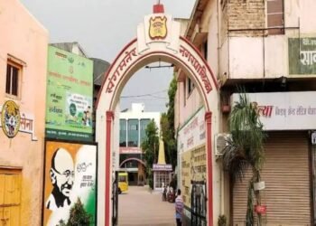 संगमनेर शहरातील हिंदू धर्मियाची स्मशानभूमी प्रकरण, न.पा अभियंत्यांवर शासनाची फसवणूक करण्याचा ठपका, दोघा अभियंत्यांवर शहर पोलीस ठाण्यात फसवणुकीचा गुन्हा दाखल.