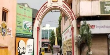 संगमनेर शहरातील हिंदू धर्मियाची स्मशानभूमी प्रकरण, न.पा अभियंत्यांवर शासनाची फसवणूक करण्याचा ठपका, दोघा अभियंत्यांवर शहर पोलीस ठाण्यात फसवणुकीचा गुन्हा दाखल.