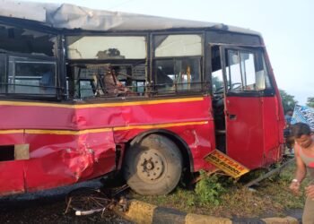 नागपूर: बस आणि ट्रकचा अपघात, अपघातामध्ये सिटी बस चालकाचा मृत्यू.