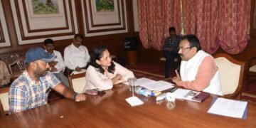 राष्ट्रसंत तुकडोजी महाराजांवर चित्रपट निर्मितीची आवश्यकता : सुधीर मुनगंटीवार