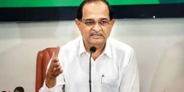 अहमदनगर जिल्ह्यात अतिवृष्टीने नुकसान झालेल्या 21,410 शेतकर्‍यांना 2 कोटी 91 लाख रुपयांची मदत:   मंत्री राधाकृष्ण विखे पाटील