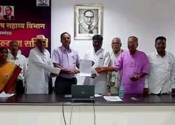 लोकशाहीर अण्णाभाऊ साठे पुरस्कार्थी संघटनेने दिले विविध मागण्यांचे निवेदन.