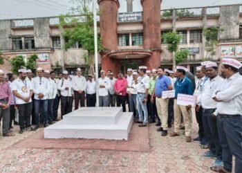 झरी येथे जुन्या पेन्शन मागणीसाठी कर्मचाऱ्यांची बाईक रॅली संपन्न.