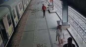 मुंबई: जोगेश्वरी रेल्वे स्थानकात महिला प्रवाशाचा विनयभंग, घटना सीसीटीव्हीत कैद.