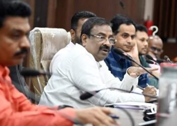 इरई नदीच्या ब्ल्यू लाईन मुळे शहरातील 450 हेक्टर क्षेत्र बाधित: पालकमंत्री सुधीर मुनगंटीवार