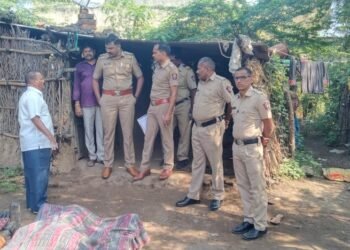 चोपडा तालुक्यातील गंलगीत मध्ये मध्यरात्री खुनी थरार, सावत्र मुलाने केला आईचा खून.