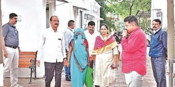 नाशिक: जाचाला कंटाळून पत्नीने केली पतीची हत्या, फरार असलेल्या पत्नीला पोलिसांनी ठोकल्या बेड्या.