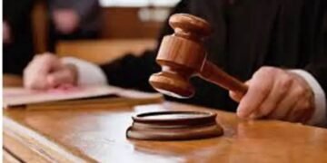 मुलगी व मैत्रिणी समोर अश्‍लील चाळे करून विनयभंग केल्याप्रकरणी तीन वर्षे सश्रम कारावासाची शिक्षा.