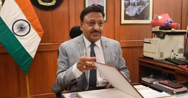 खरी शिवसेना’ कसं ठरवणार? निवडणूक आयोगाचे आयुक्त म्हणाले, “आम्ही…”