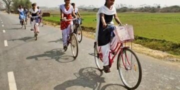 राज्य शासनाच्या मानव विकास कार्यक्रमांतर्गत इयत्ता आठवी ते बारावीपर्यंत शिक्षण घेणार्‍या विद्यार्थिनींना शाळेत जाण्यासाठी सायकल मिळणार.