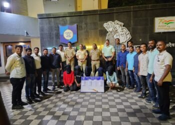 हडपसर पोलीसांच्या तपास पथकाची कौतुकासपद कामगिरी ४८ तासात चार गंभीर गुन्हे उघड ( एक खुन, एक दरोडा,२जबरी चो-या मधील एकुण ८आरोपी अटक)