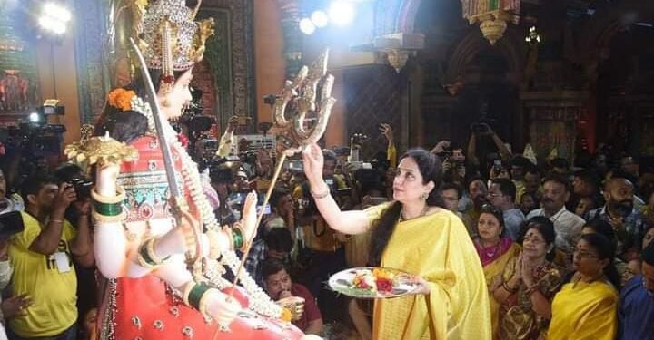 मुख्यमंत्री एकनाथ शिंदेच्या परिसरात रश्मी ठाकरे यांची एंट्री, एकनाथ शिंदेंची पहिली प्रतिक्रीया म्हणाले..