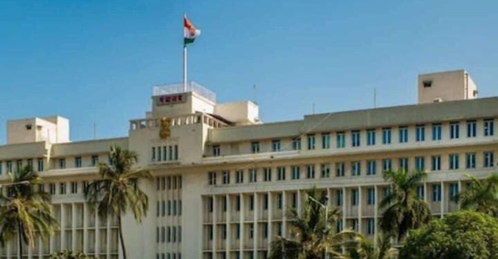 ठाणे महानगर पालिकेच्या आयुक्तपदी अभिजित बांगर तर नवी मुंबई महानगर पालिकेच्या आयुक्तपदी राजेश नार्वेकर यांची नियुक्ती.