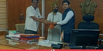 हिंगणघाट तालुक्यातील प्रसिद्ध संत भोजाजी महाराज देवस्थानच्या वतीने जिल्हाधिकारी कर्डीले यांचा सत्कार.