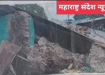 विदर्भ: घर कोसळले मात्र मोबाईल बनून आला देवदूत वाचवले कुटुंबीयाचे प्राण.