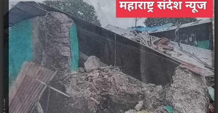 विदर्भ: घर कोसळले मात्र मोबाईल बनून आला देवदूत वाचवले कुटुंबीयाचे प्राण.