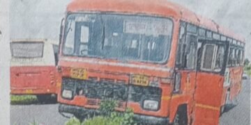 रापम बस चालकाची चालत्या बस मध्ये प्रकृती बिघडली अन, बस दुभाजकावर आदळली, मग एकच हाहाकार.