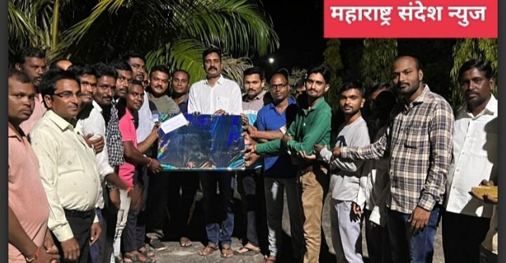 श्रीक्षेत्र धाबा उपपोलीस स्टेशनने कायदा सुव्यवस्था कायम राखण्यासाठी केलेल्या नियोजन व उत्तम कामगिरी बदल पोलिस निरीक्षक व पोलिस कर्मचाऱ्याचा सत्कार.