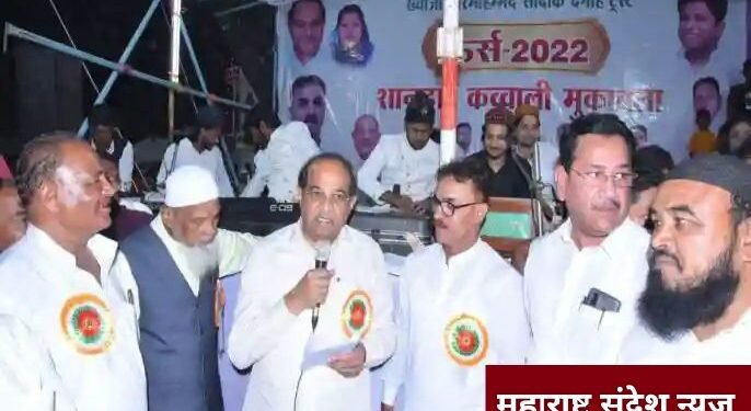 ‘दुश्मनी अच्छी नही मुझे दोस्त बनाकर देख’ महसूल मंत्री राधाकृष्ण विखे पाटील यांनी आणली कार्यक्रमात रंगत.