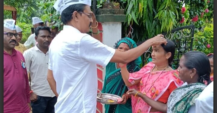 आम आदमी पार्टी तर्फे गडचीरोलीत शेतकरी संवाद यात्रा, शेतकऱ्यांशी संवाद साधून त्यांच्या जाणून घेतल्या व्यता.