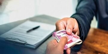 बीड: 8 हजाराची लाच घेताना ग्रामसेवक एसीबीच्या जाळ्यात, अंबाजोगाई पंचायत समिती कार्यालयात कारवाई.