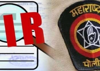 मुंबई:गणपती विसर्जनाच्या वेळी महिला पोलिस उपनिरीक्षक व पोलिस अधिकाऱ्याला जमिनीवर आपटून लाथेनी मारहाण.