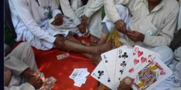 बेकायदेशीर पत्त्यांचा क्लबवर छापा टाकुन १२ इसमावर पुणे शहर सामाजिक सुरक्षा विभाग, गुन्हे शाखेची कारवाई.