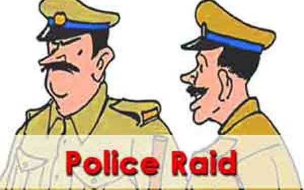 मटका अड्डयावर छापा टाकुन 12 इसमावर कारवाई करून 20 हजाराचा मुद्देमाल जप्त, गुन्हे शाखा, पुणे शहर पोलिसांनी कारवाई.