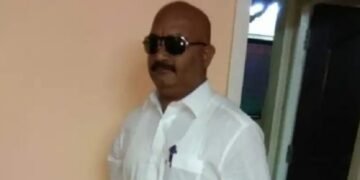 अहमदनगर: जिल्हात पोलिसांनी खोटा गुन्हा दाखल केल्यामुळे, एका पोलिस शिपायाने केली रायफल मधून गोळ्या झाडून आत्महत्या.