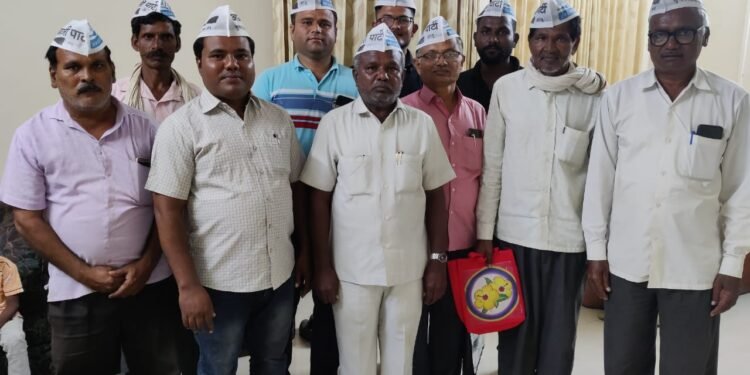 आम आदमी पक्षाचे कार्य घरोघरी पोहोचवा… जिल्हा उपाध्यक्ष विठ्ठलराव साळुंखे यांचे कार्यकर्त्यांना आवाहन…