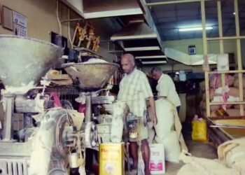 नाशिक: महागाई व विजेचे वाढते दर वाढल्या मुळे दळणाचे दर वाढले, सामान्याच्या पॉकीटवर महागाईचा मार.