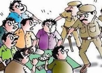 संगमनेरमध्ये जुगार अड्ड्यावर पोलिसांचा छापा; 11 आरोपींना पोलिसांनी ठोकल्या बेड्या.