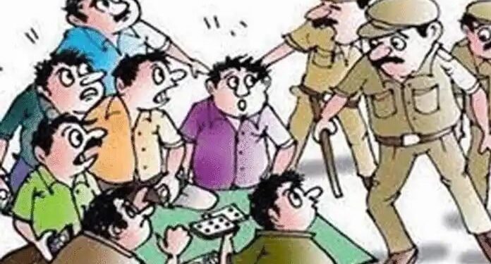 संगमनेरमध्ये जुगार अड्ड्यावर पोलिसांचा छापा; 11 आरोपींना पोलिसांनी ठोकल्या बेड्या.