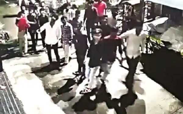 नाशिक: दांडिया खेळताना झालेल्या वादावरून एका युवकाला मारण्यासाठी धारदार शस्त्रे, तलवार घेऊन आले 15 गुंड.