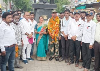 हिंगणघाट: देशासाठी लढणाऱ्या सेवेतून निवृत्त झालेल्या वीर जवानांचा प्रहारच्या वतीने सत्कार